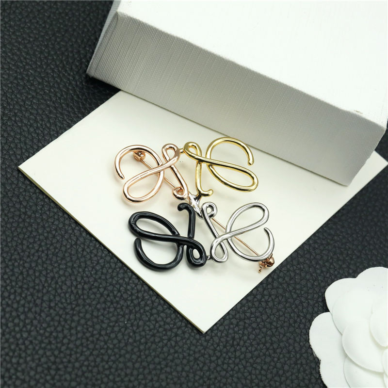 LOEWE BROOCH 13600