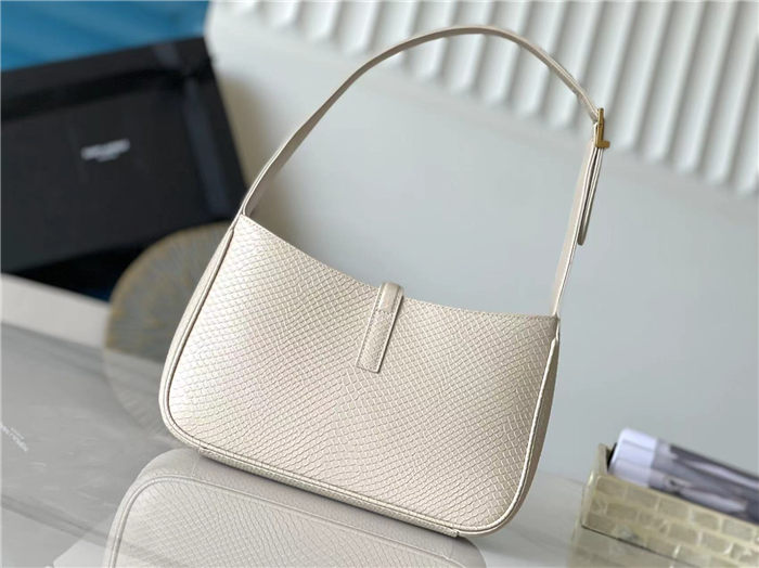 LE 5 À 7 HOBO BAG IN SNAKE Beige High