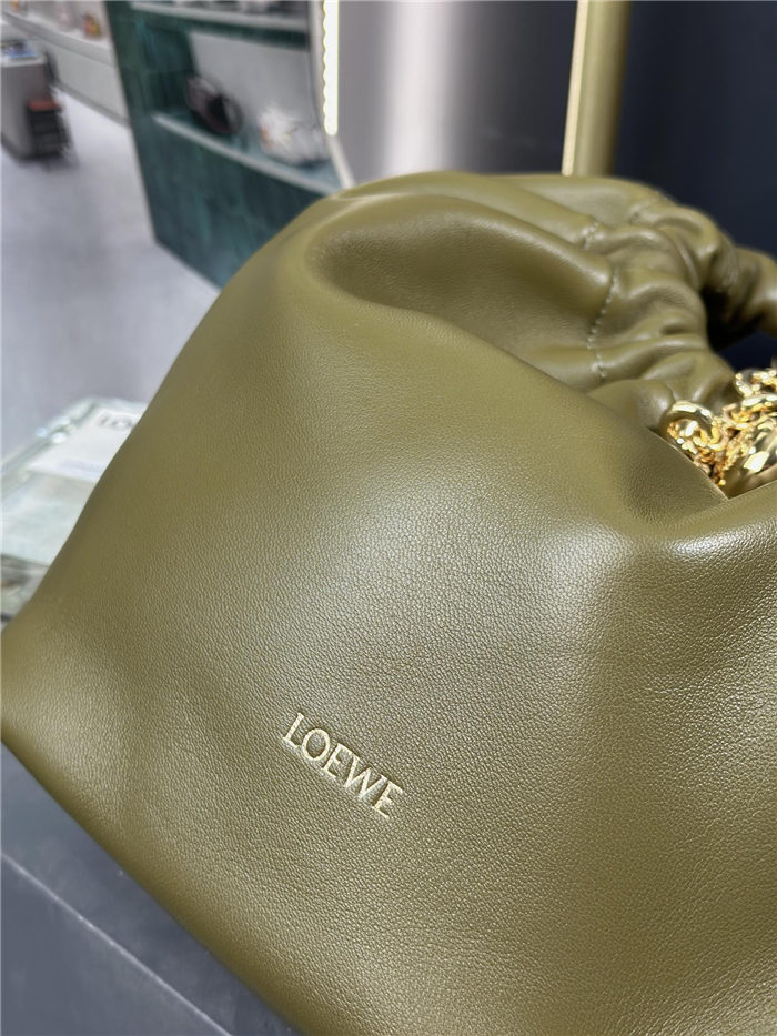 Squeeze bag MEDIUM in nappa lambskin Olive High