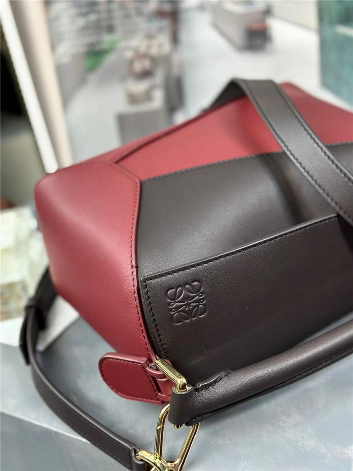 Small Puzzle bag in classic calfskin Chocolate/Burgundy High