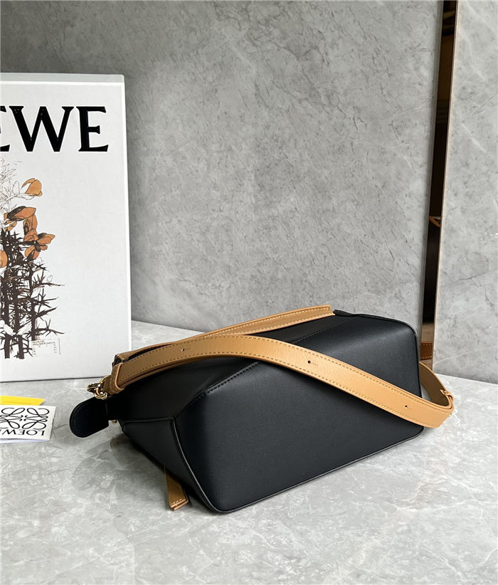 Small Puzzle bag in classic calfskin Warm Desert/Black High