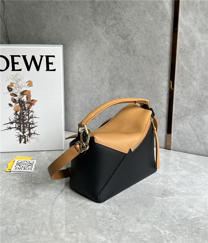 Small Puzzle bag in classic calfskin Warm Desert/Black High