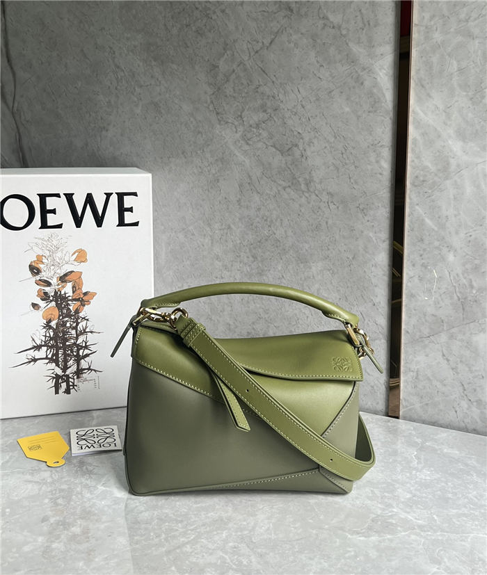 Small Puzzle bag in classic calfskin Green High