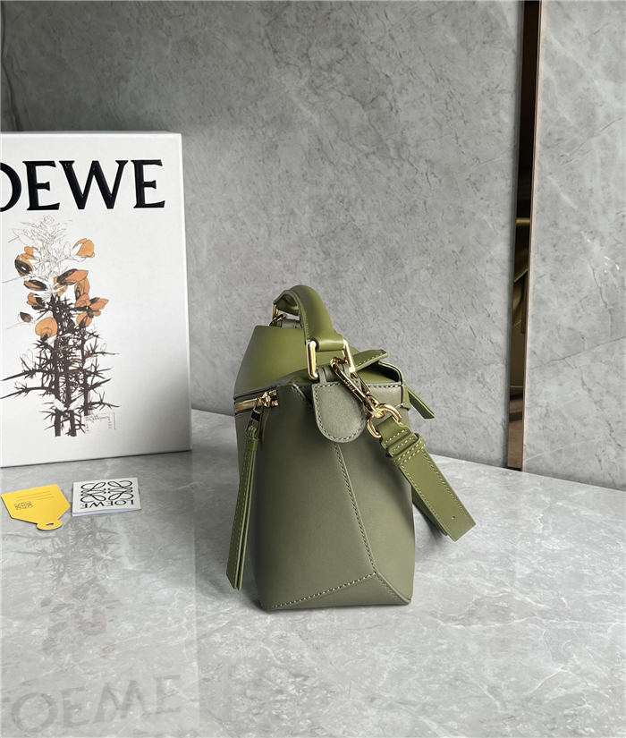 Small Puzzle bag in classic calfskin Green High