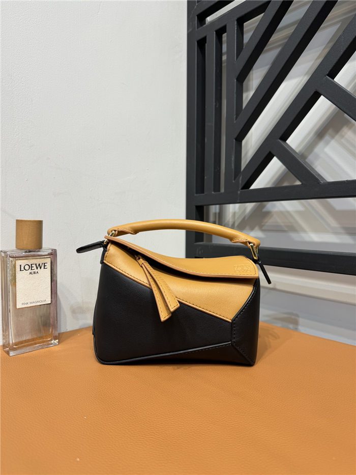 Mini Puzzle bag in classic calfskin Warm Desert/Black High