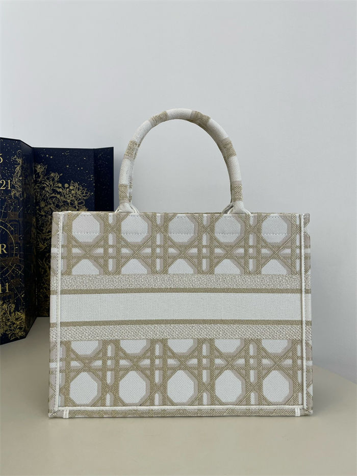 MEDIUM Dior BOOK TOTE Macrocannage Embroidery High