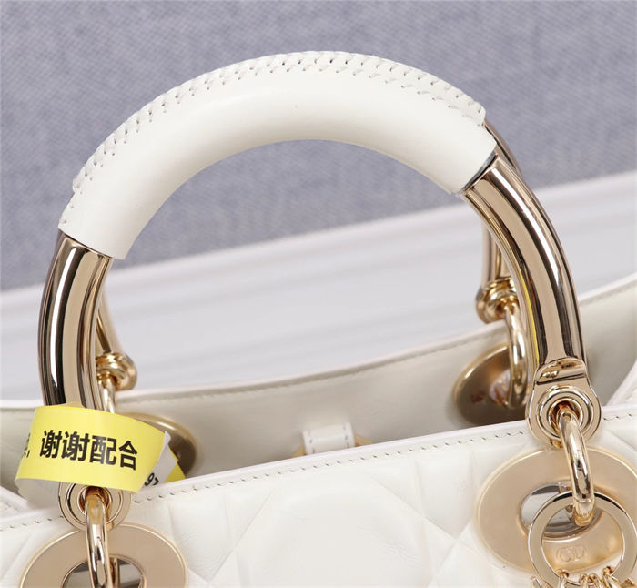 LADY 95.22 MEDIUM BAG Cannage Calfskin White High