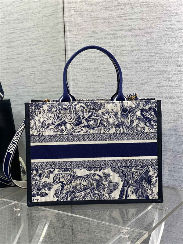 MEDIUM Dior BOOK TOTE Toile de Jouy Embroidery Blue High