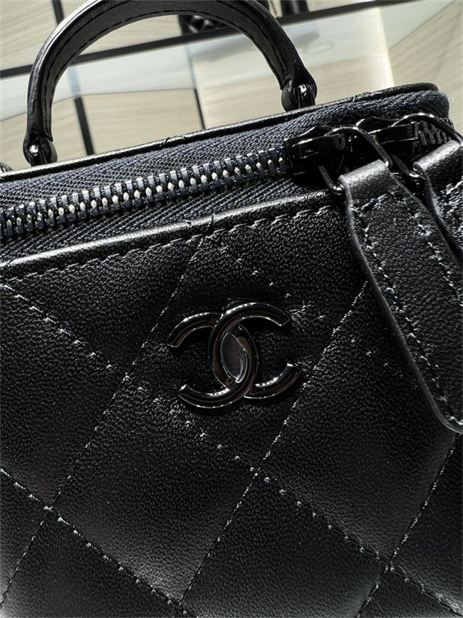 Chanel SMALL VANITY WITH CHAIN AP2198 Lambskin & Black-Tone Metal Black High