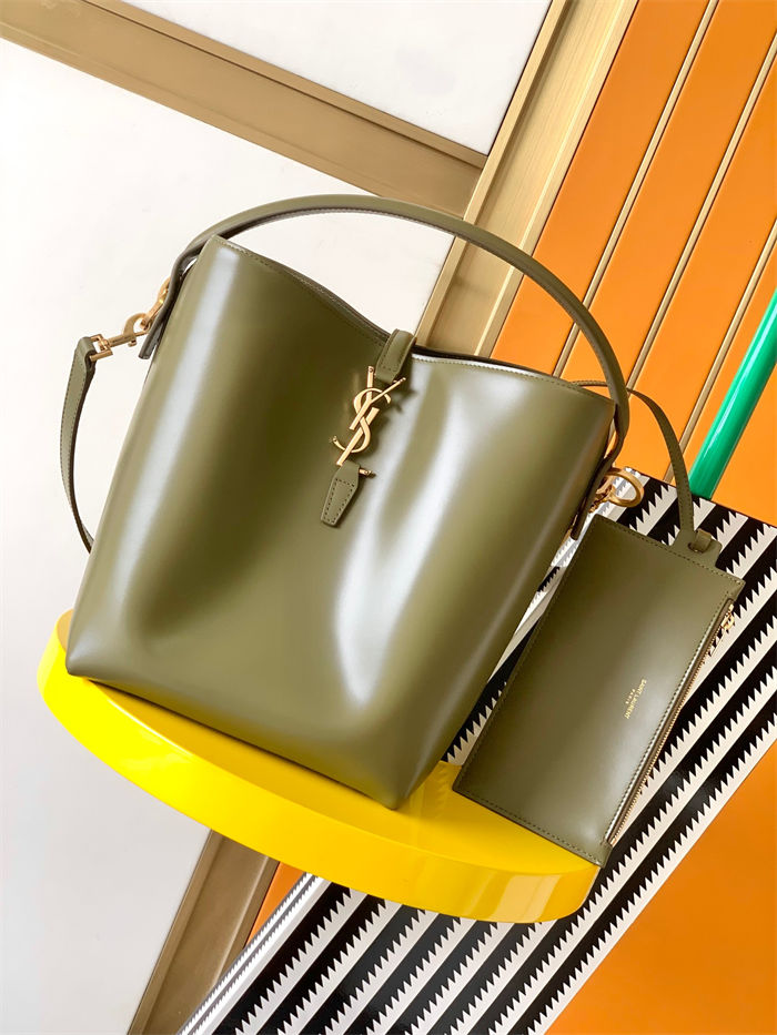 LE 37 IN SHINY LEATHER BUCKET BAG High