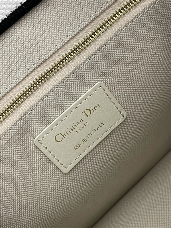 SMALL Dior BOOK TOTE Dioramour Je Vous Adore Embroidery With Strap High