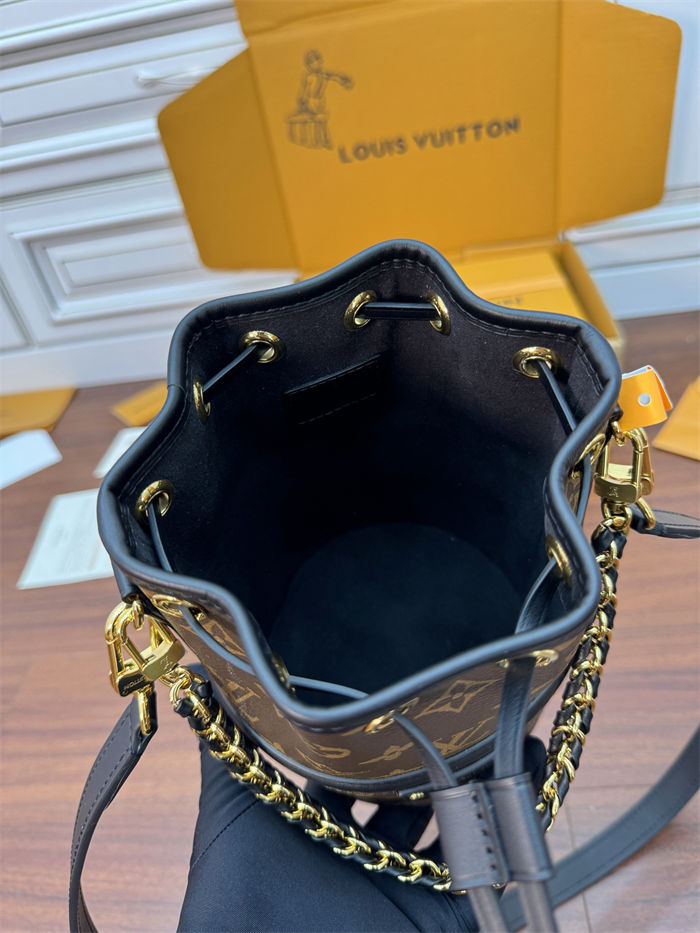 Louis Vuitton Canoé Bucket Bag Monogram coated canvas M83480 Top