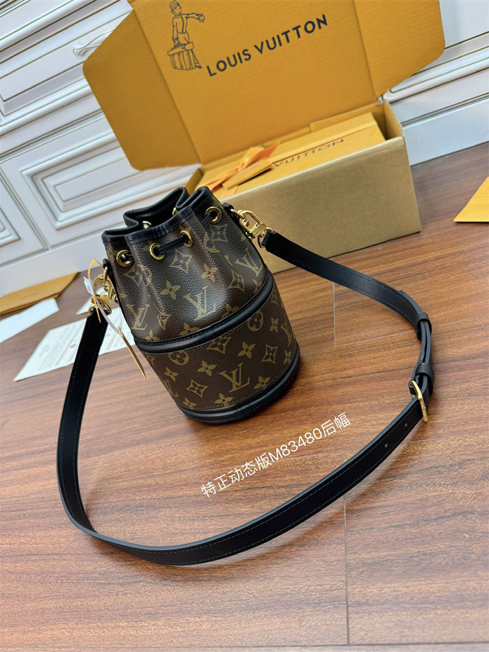 Louis Vuitton Canoé Bucket Bag Monogram coated canvas M83480 Top