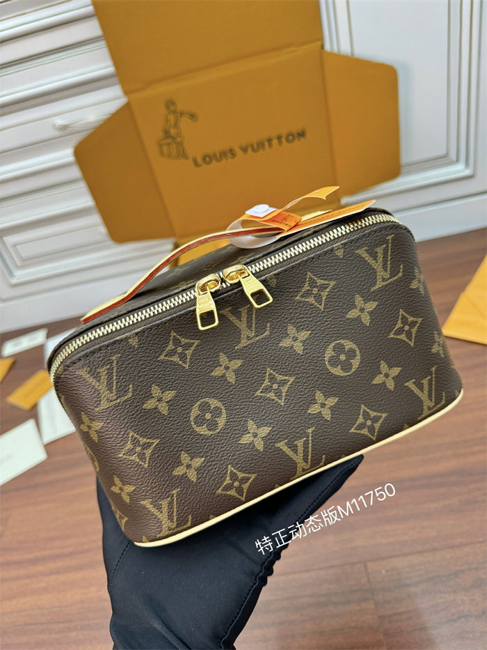 Louis Vuitton TOILETRY BAG Monogram coated canvas M11750 Top