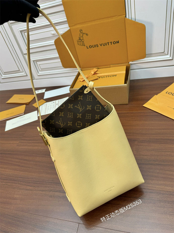 Louis Vuitton Low Key Hobo PM Smooth Calfskin M25353 Top