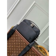 Louis Vuitton Avenue Messenger Taiga cowhide leather M11657 High