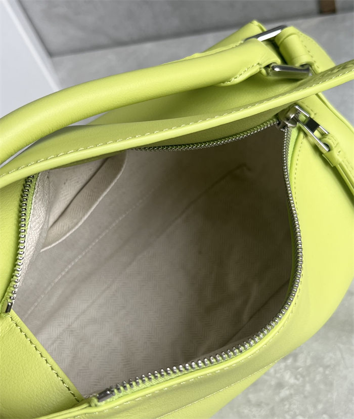 Small Puzzle bag in classic calfskin Meadow Green High