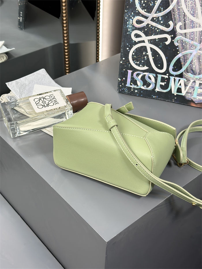 Mini Puzzle bag in classic calfskin Light Pear High