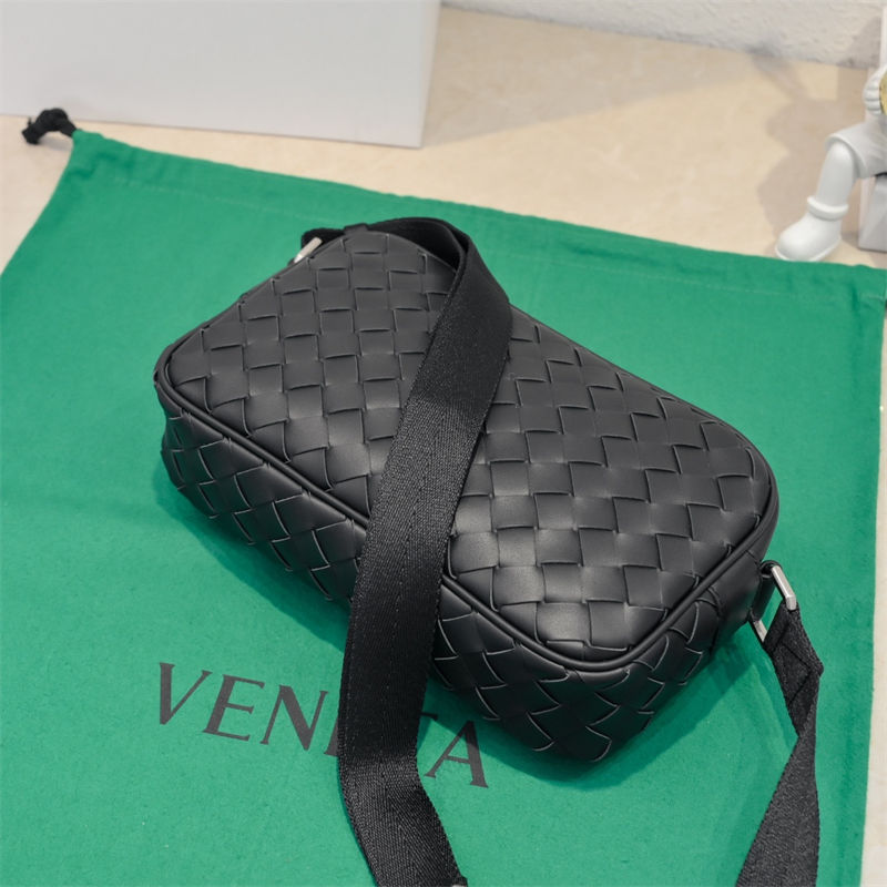 BV Intrecciato Camera Bag Small Black High