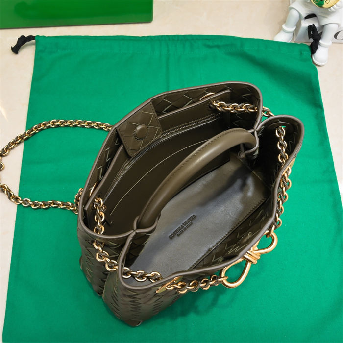 Small Andiamo Chain Top handle bag High