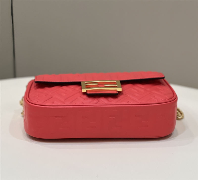 BAGUETTE Chain Midi leather bag Red High