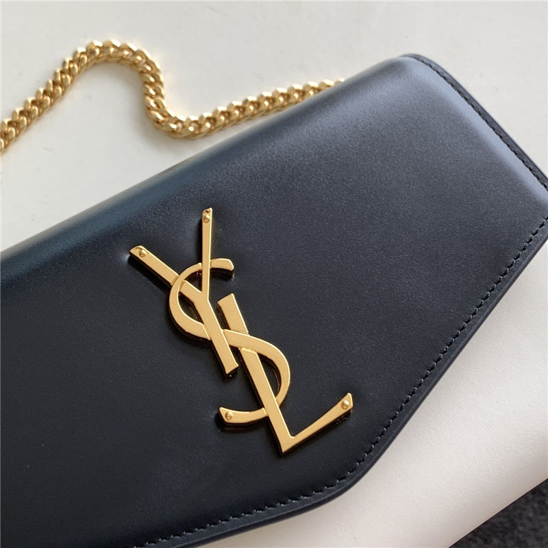 UPTOWN CHAIN WALLET IN SMOOTH LEATHER High