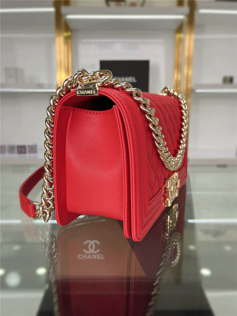 BOY Chanel HANDBAG Grained Calfskin Red Gold Metal High