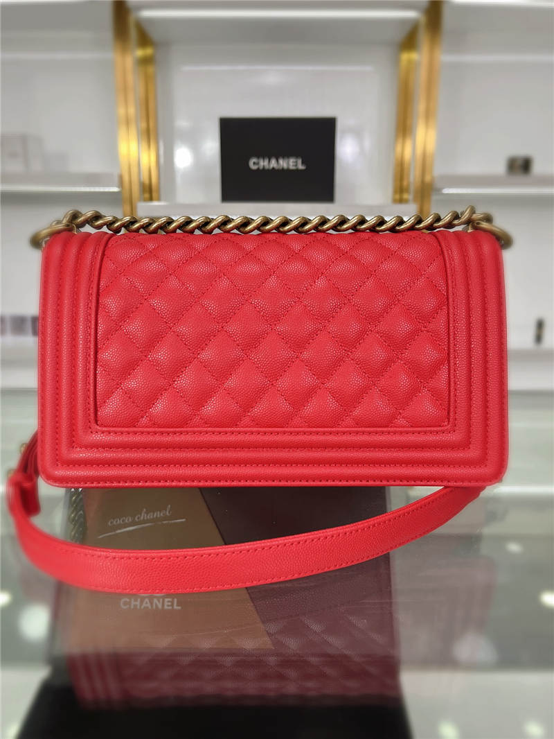 BOY Chanel HANDBAG Grained Calfskin Red Anti-Gold Metal High