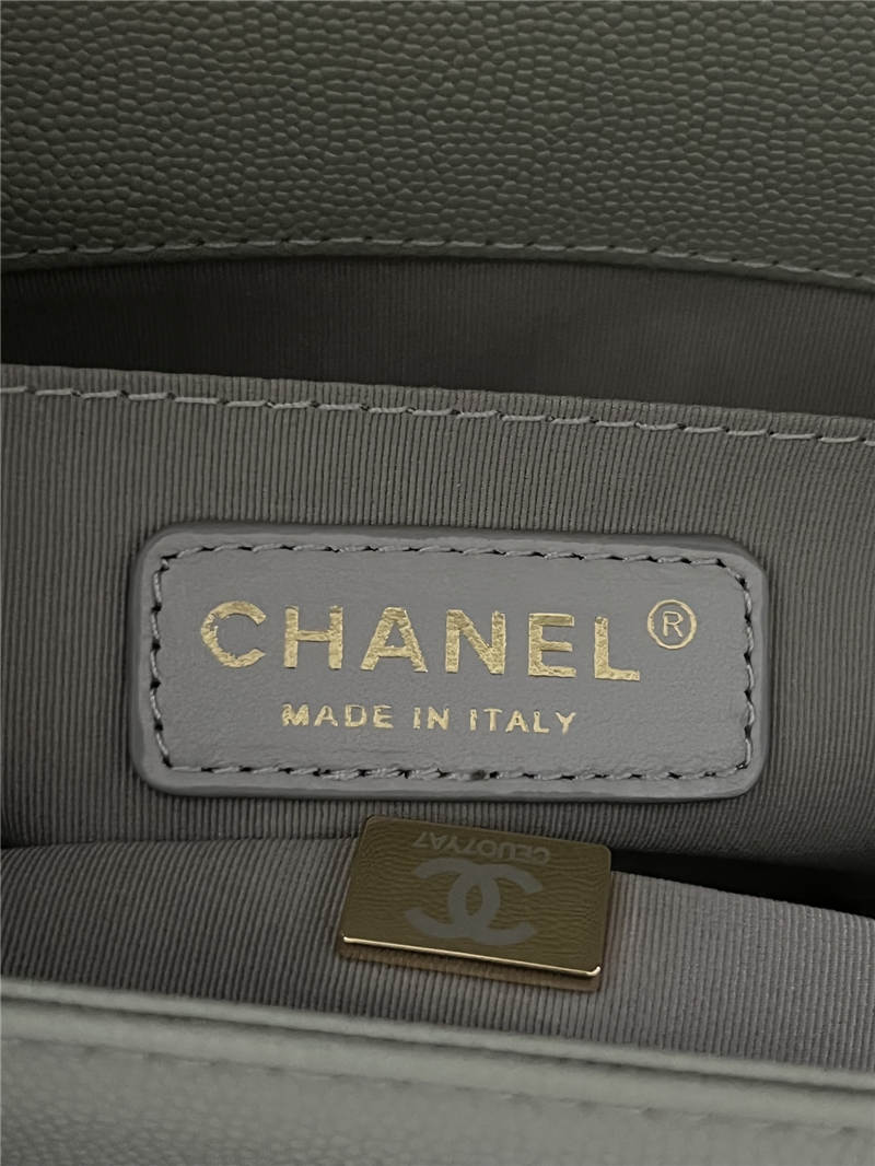 BOY Chanel HANDBAG Grained Calfskin Grey Matt-Gold Metal High