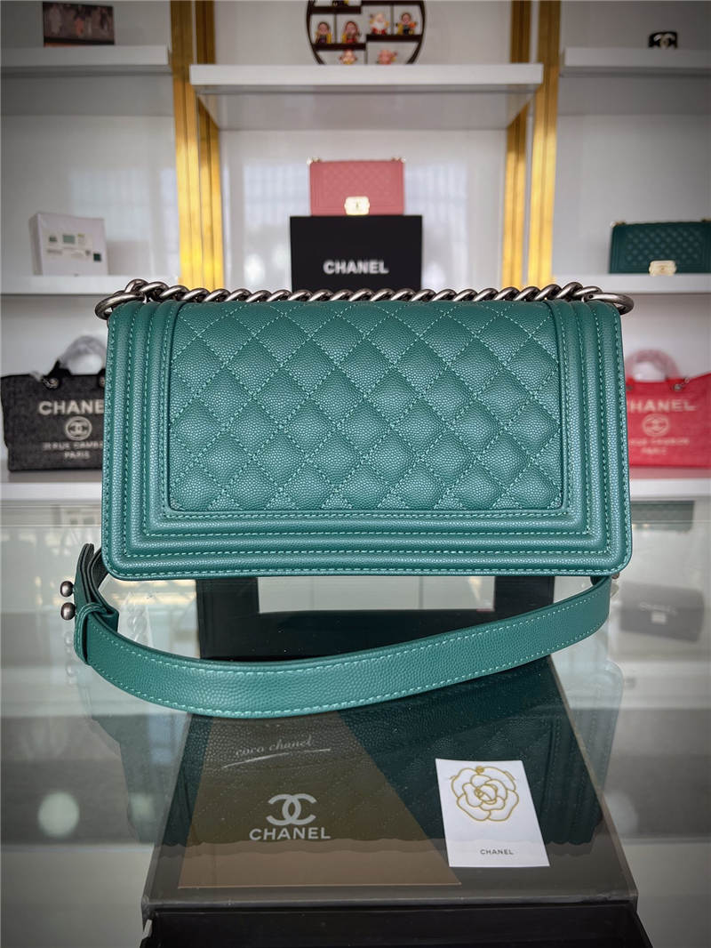 BOY Chanel HANDBAG Grained Calfskin Green Anti-Silver Metal High