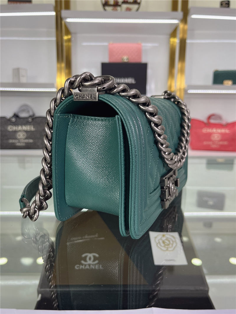 SMALL BOY Chanel HANDBAG Grained Calfskin Green Anti-Silver Metal High