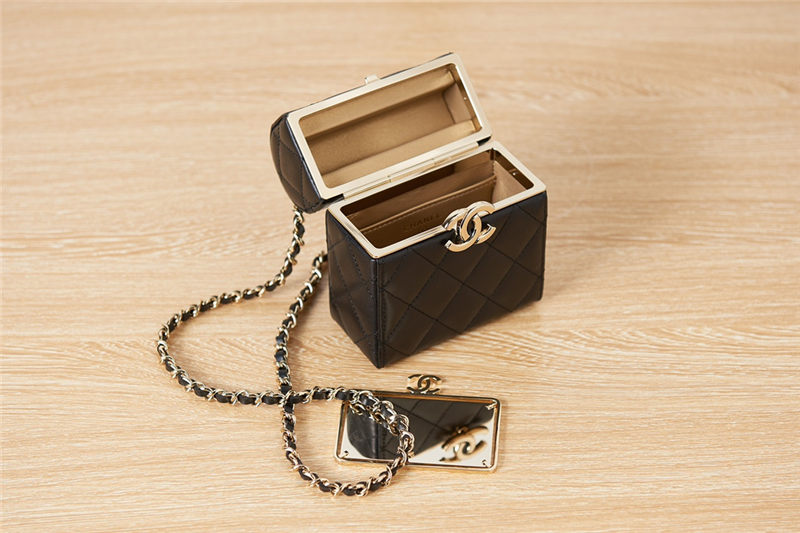 SMALL BOX WITH CHAIN Lambskin & Gold-Tone Metal Black AP2656 High