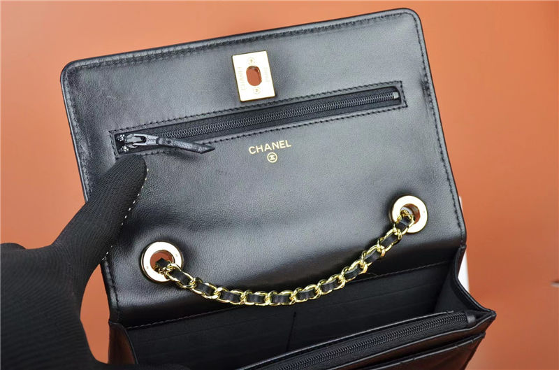 Chanel WALLET ON CHAIN A80982 Lambskin & Gold-Tone Metal High