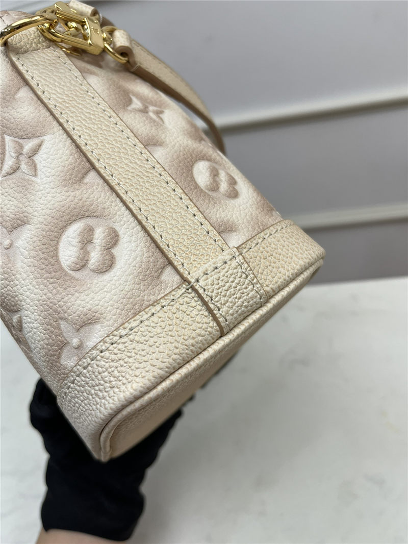 Louis Vuitton NANO NOÉ Sprayed and embossed grained cowhide leather M81626 High