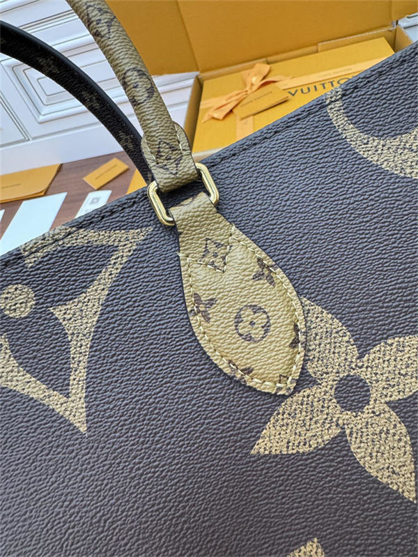 Louis Vuitton OnTheGo Voyage Monogram and Monogram Reverse coated canvas M46823 Top