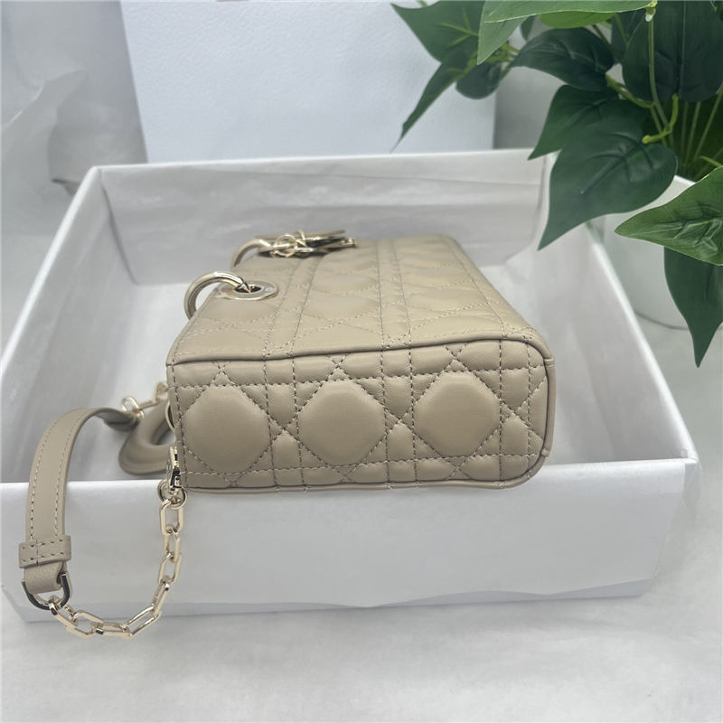 LADY D-JOY BAG MEDIUM Cannage Lambskin Natural High