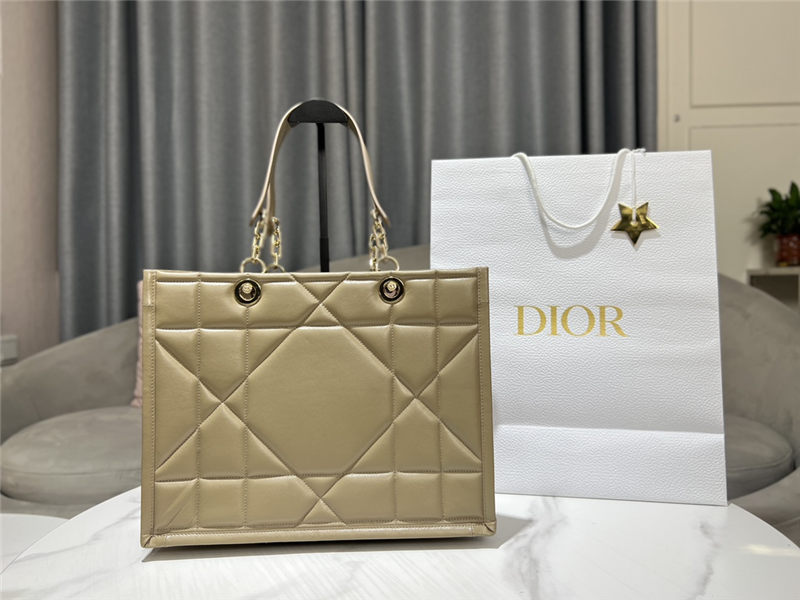 MEDIUM DIOR ESSENTIAL TOTE BAG Archicannage Calfskin High