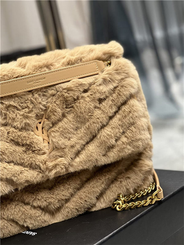 NIKI MEDIUM CHAIN BAG IN SHEARLING High