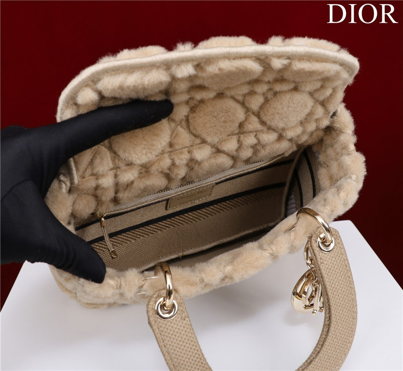 MEDIUM LADY D-LITE BAG Cannage Shearling High