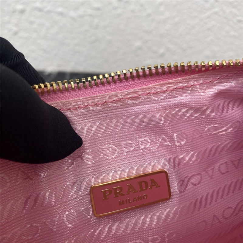 Prada Re-Edition 2005 raffia bag Pink High