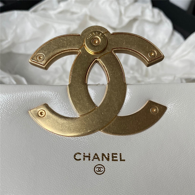 Chanel CLUTCH WITH CHAIN Shiny Lambskin & Gold-Tone Metal AP3854 White A