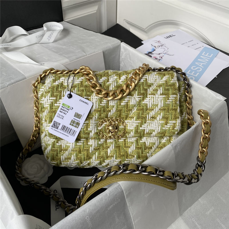 Chanel 19 Flap Bag Tweed Gold-Tone Green High