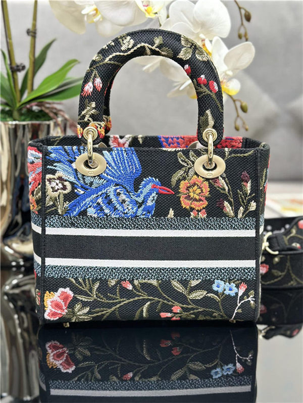 MEDIUM LADY D-LITE BAG Dior Birds Embroidery Black High