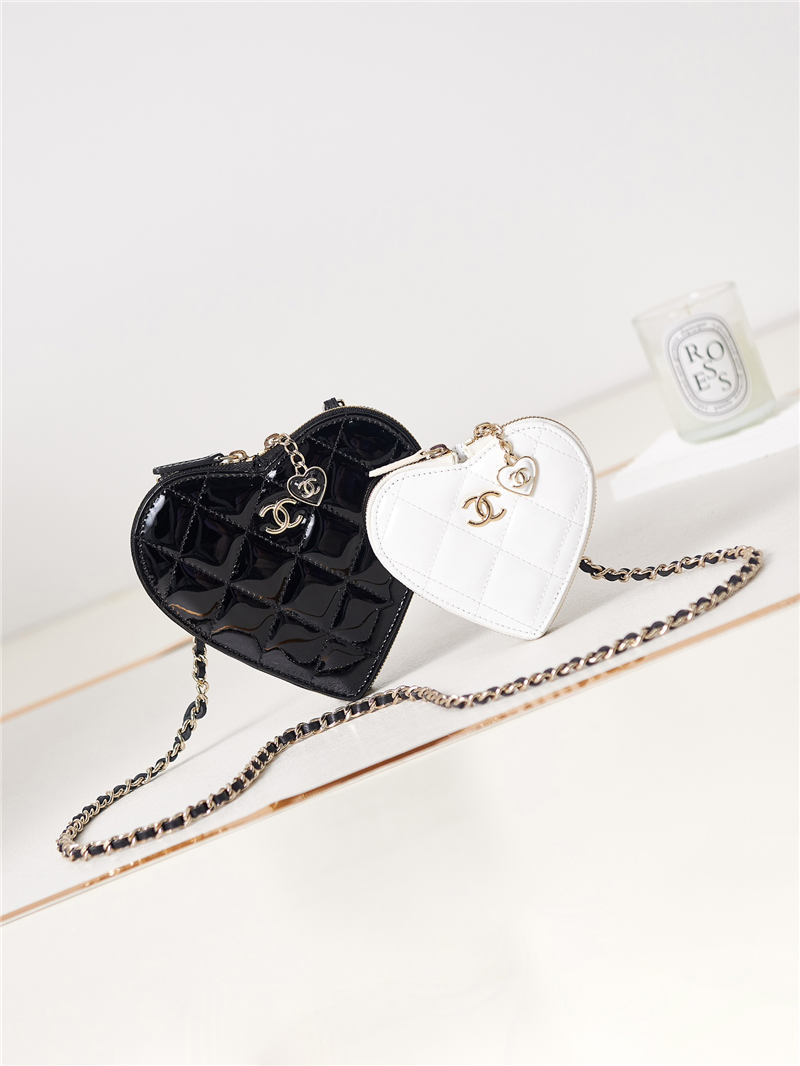 Chanel CLUTCH WITH CHAIN Patent Calfskin, Resin & Gold-Tone Metal AP3295 Twin Heart High