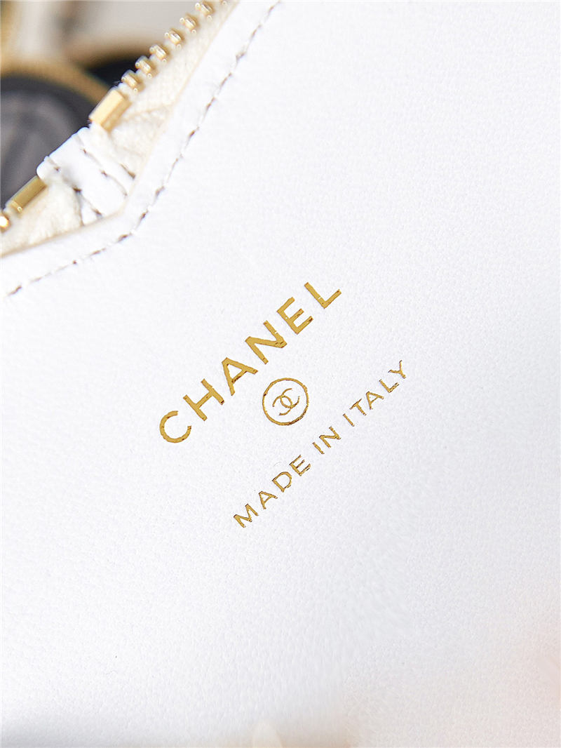 Chanel CLUTCH WITH CHAIN Patent Calfskin, Resin & Gold-Tone Metal AP3295 Twin Heart High