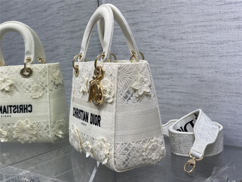 MEDIUM LADY D-LITE BAG Embroidered with 3D Flowers White High