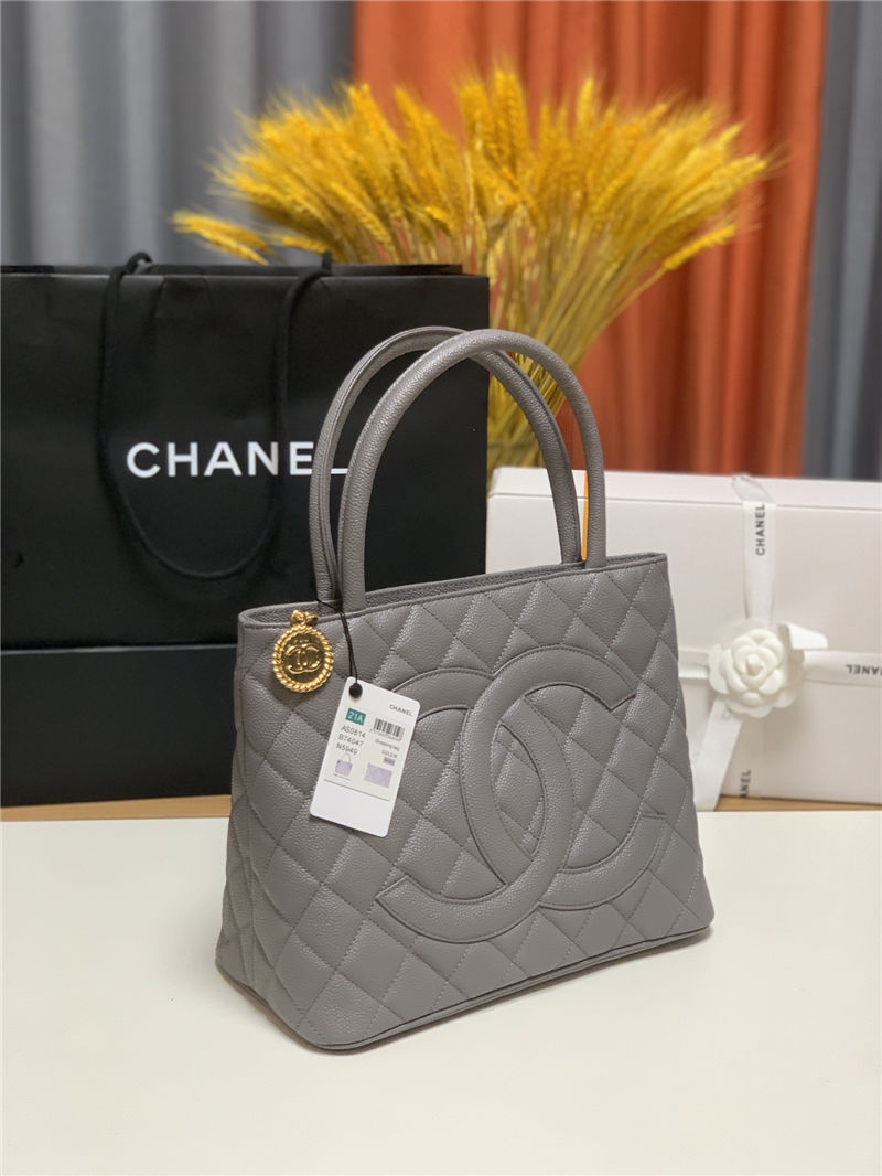 Chanel Vintage Hobo Bag Grained Calfskin AS0814 Grey High