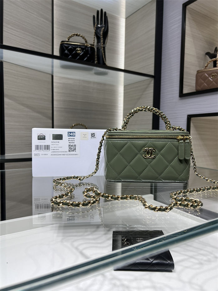 Chanel CLUTCH WITH CHAIN AP4168 Shiny Lambskin & Gold-Tone Metal Green High