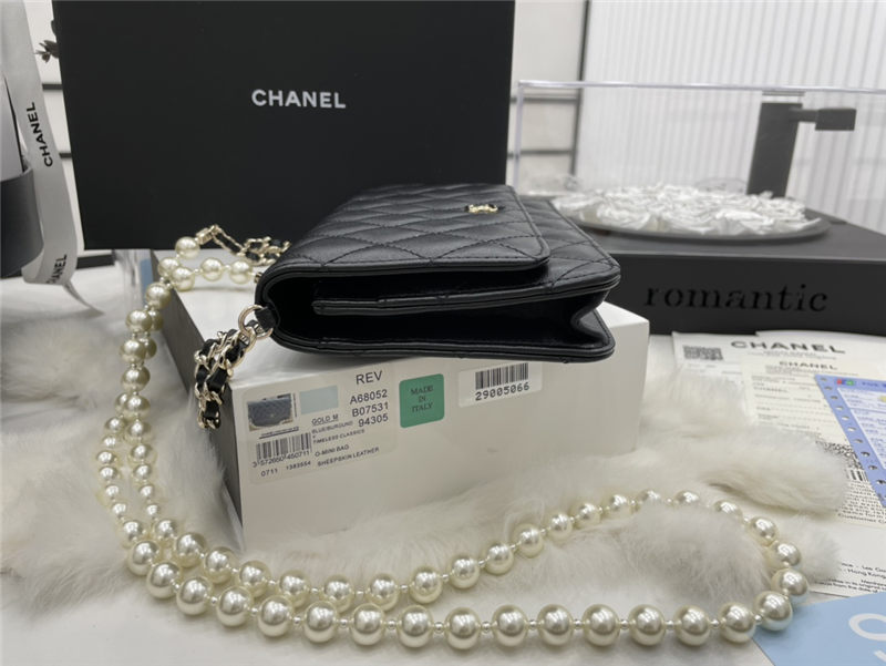 Chanel Wallet on Chain Lambskin Imitation Pearls & Gold-Tone Metal Black High