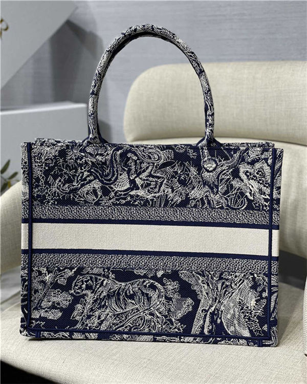 MEDIUM Dior BOOK TOTE Toile de Jouy Embroidery Blue High